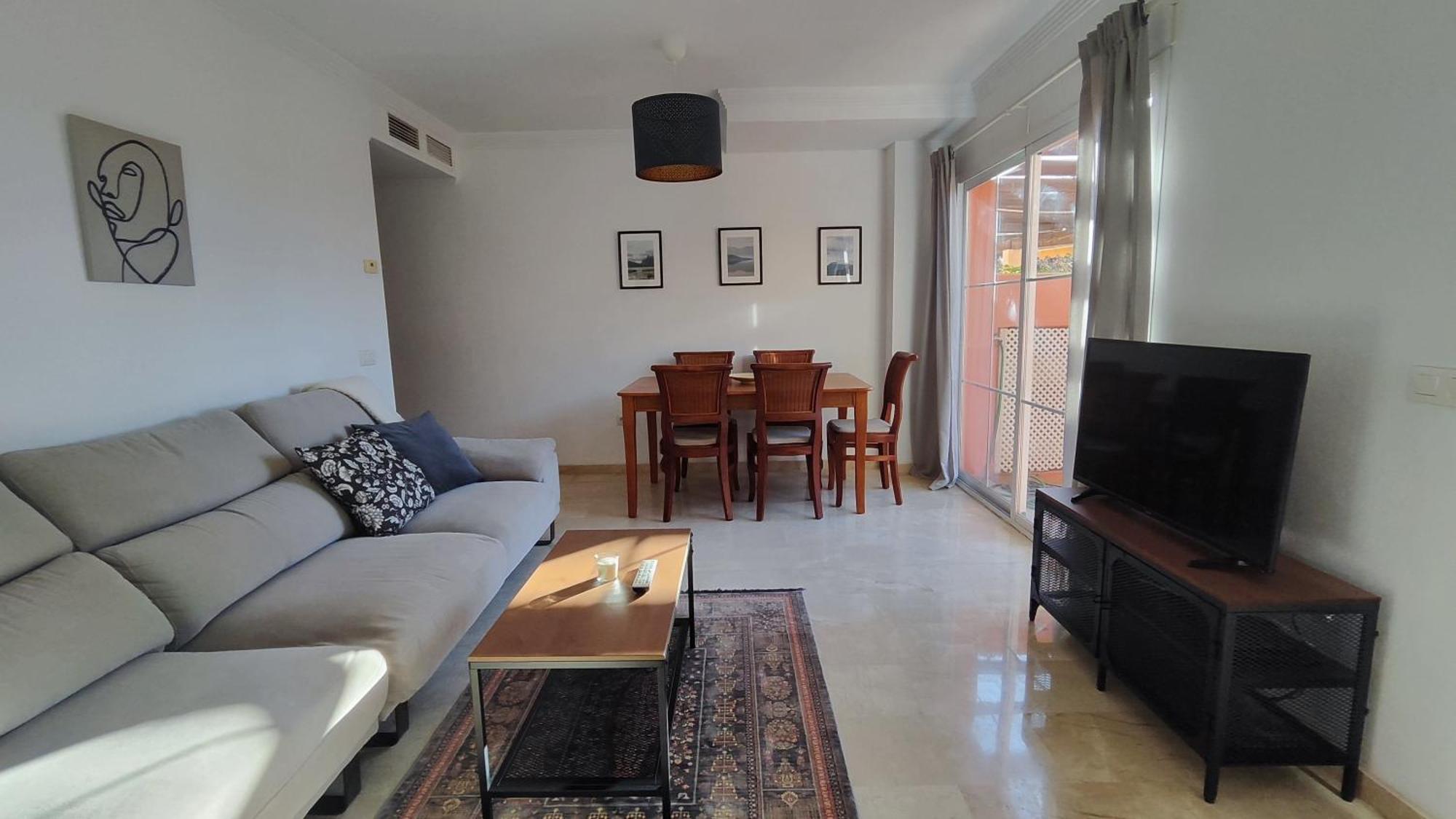 Apartment Pinogolf Elviria With Free Parking, Wifi, Pool And Large Terrace *
