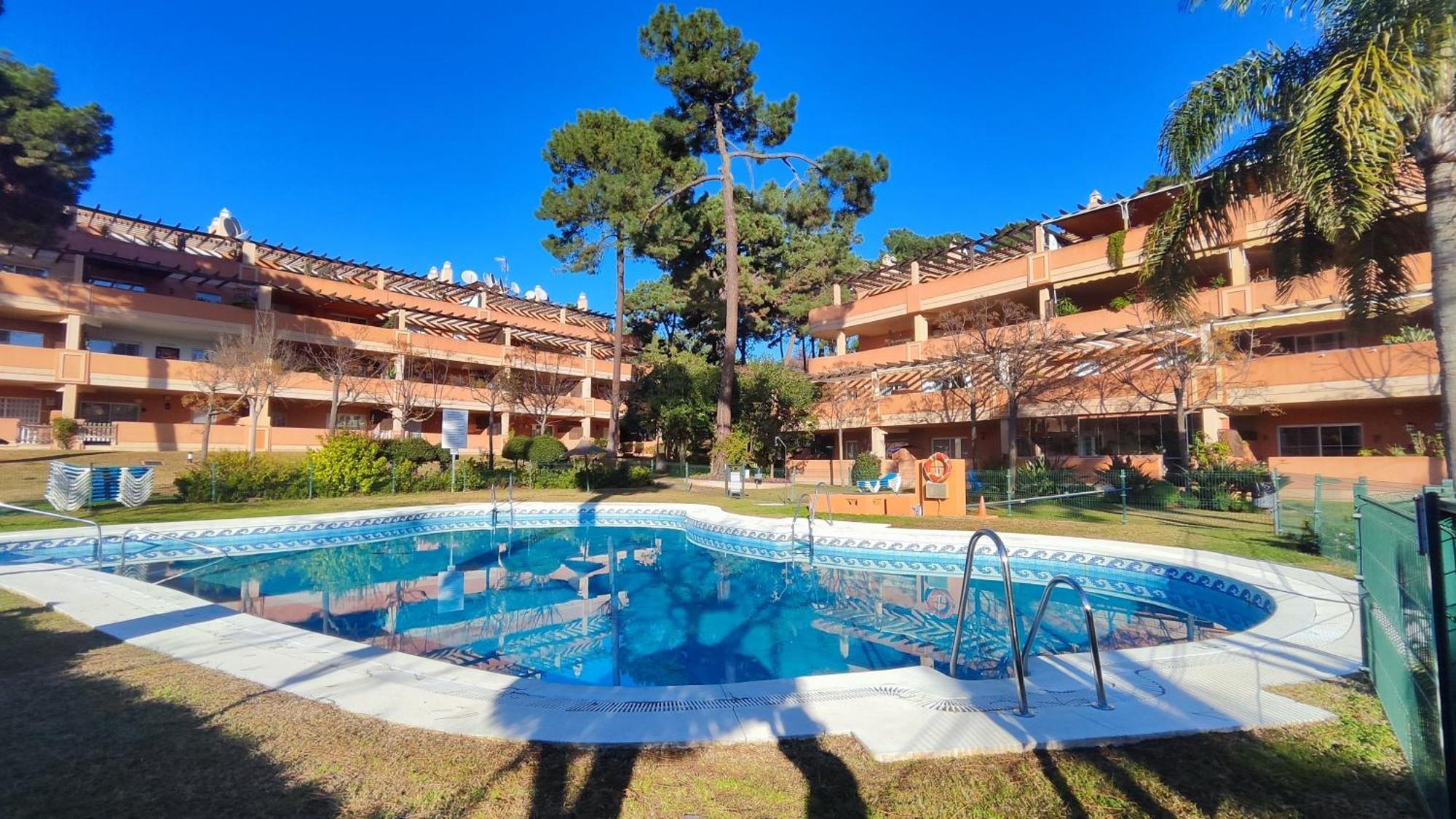 Apartment Pinogolf Elviria With Free Parking, Wifi, Pool And Large Terrace