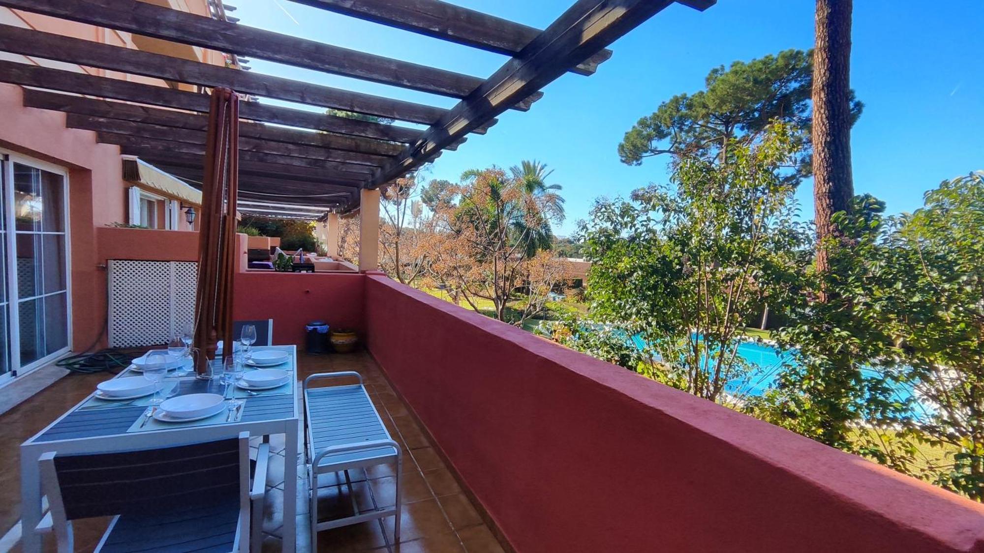 Apartment Pinogolf Elviria With Free Parking, Wifi, Pool And Large Terrace